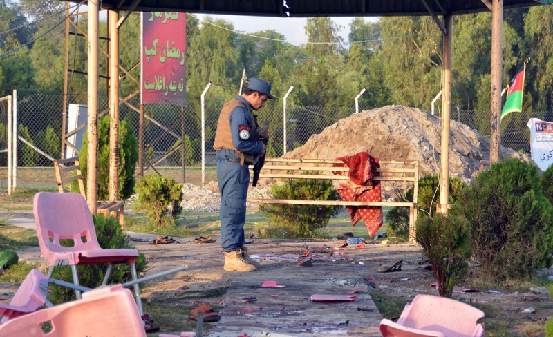 Una triple explosión en un partido de cricket en Afganistán dejó varios muertos y decenas de heridos. (AP)