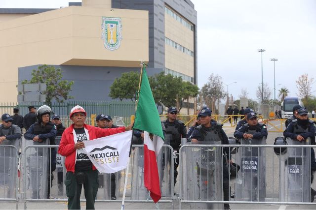 El segundo de los tres debates organizados por el INE tendrá lugar entre protestas y manifestaciones. 