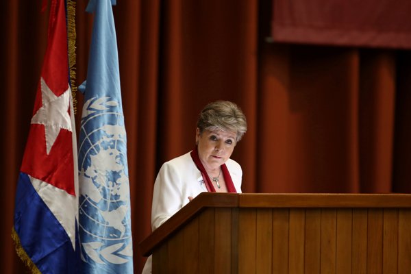López Obrador propuso a Alicia Bárcena como embajadora de México en la ONU de ganar la Presidencia.