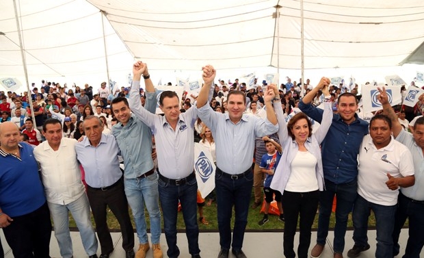 Moreno Valle apoyó a los candidatos queretanos en su campaña e invitó a la gente a reconocer su experiencia. 