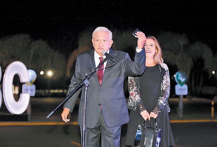 Pese a que AMLO dijo al comienzo del debate que no caería en “provocaciones”, contestó los señalamientos en su contra, principalmente de Anaya. (Javie