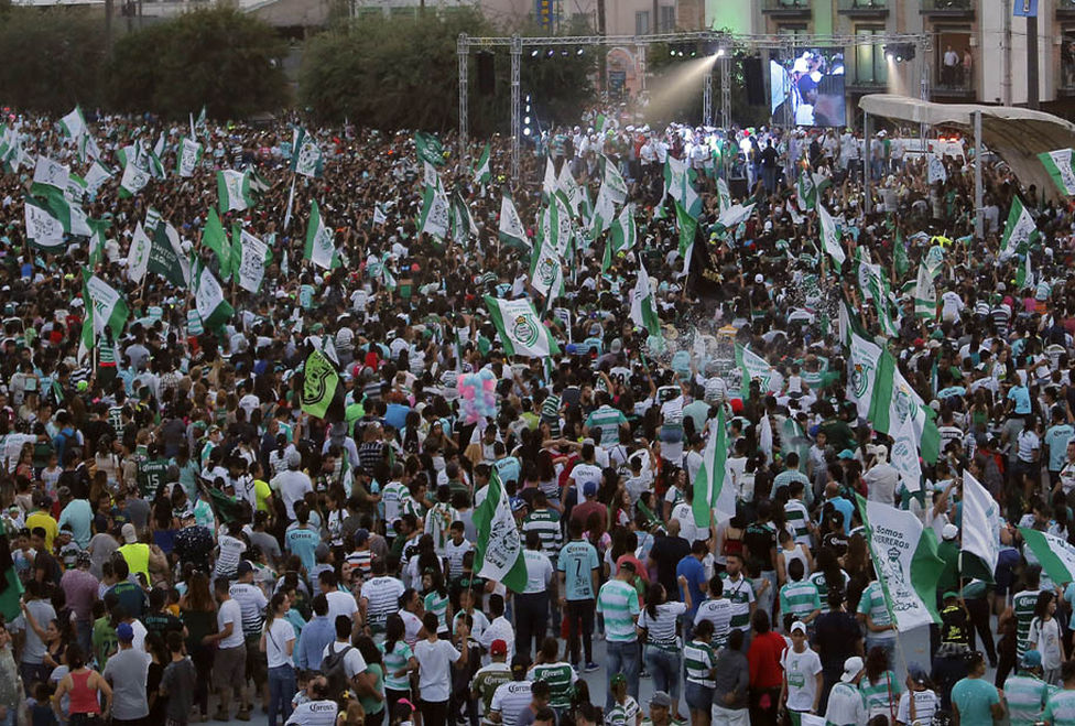 80 mil personas celebraron en la Plaza Mayor. (Arturo Salazar)
