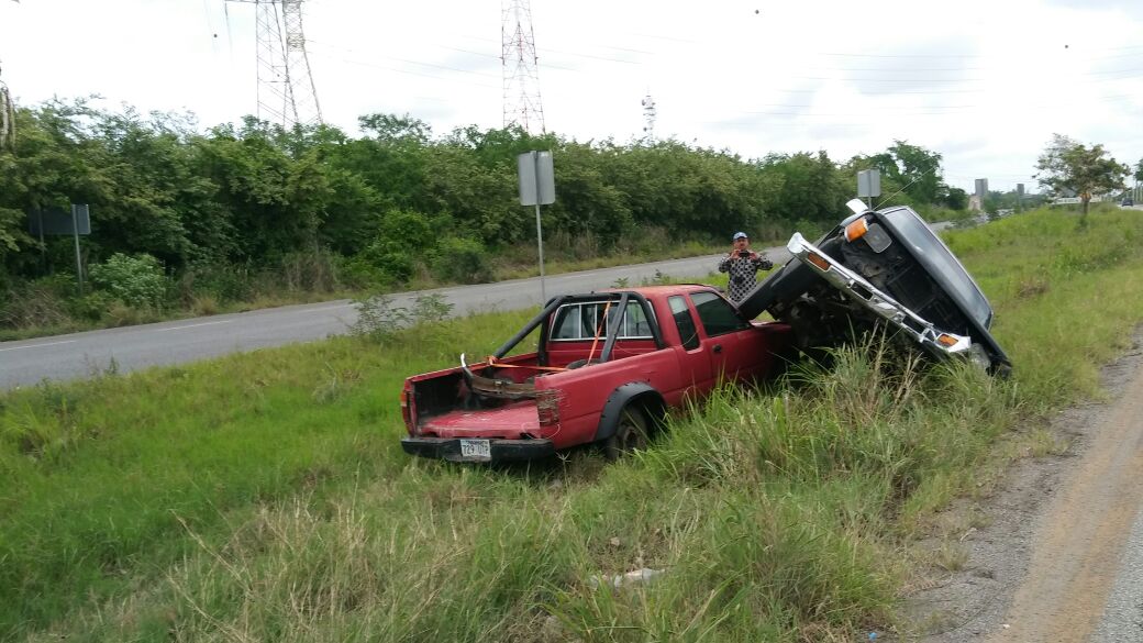Volcadura en carretera Tampico-Mante 