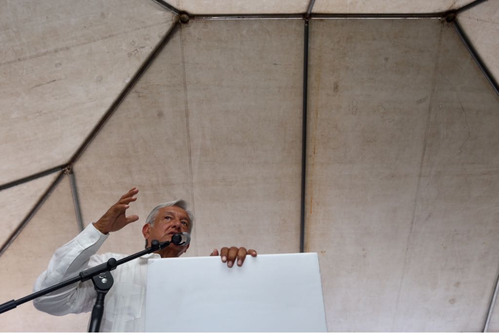 Andrés Manuel López obrador durante una acto de campaña en Autlán, Jalisco/Jorge Carballo