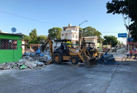 Lugar que se desplomó y que dejo atrapada a 4 personas,  muriendo un trabajador.