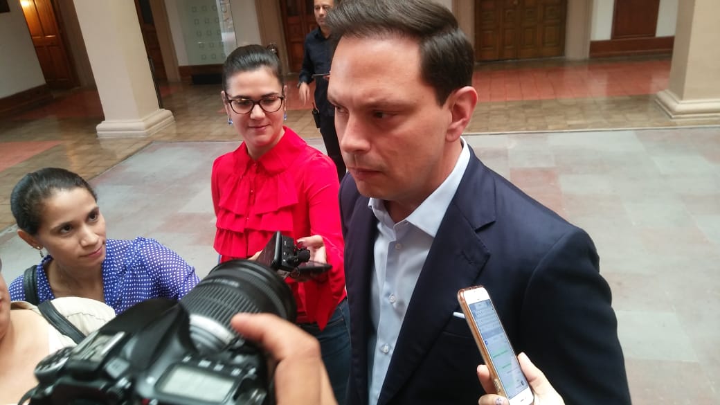 "La Policía Estatal es una policía de apoyo a los municipios", aclaró Bernardo. (Eduardo Mendieta)
