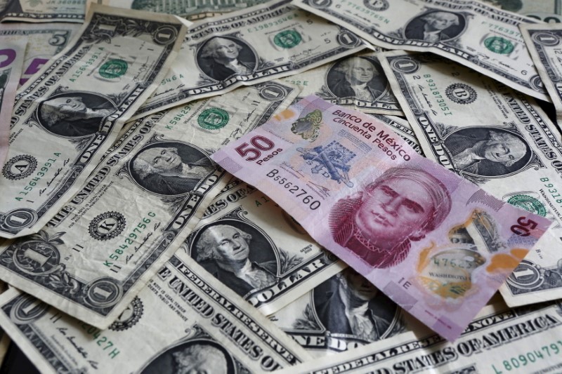 El tipo de cambio entre el dólar y el peso. (Reuters)