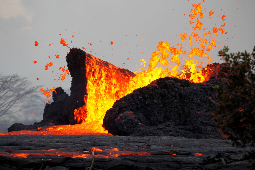 Las fuentes de lava fluyeron lentamente durante un tramo casi continuo de 3.2 kilómetros.