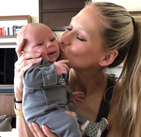 (Instagram) Anna Kurnikova y su bebé.