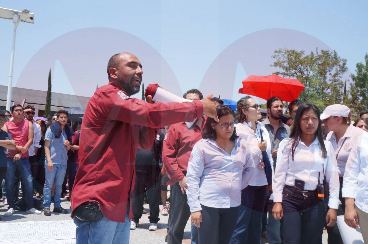 Manifestación docentes de IPN  e integrantes de PAAE.