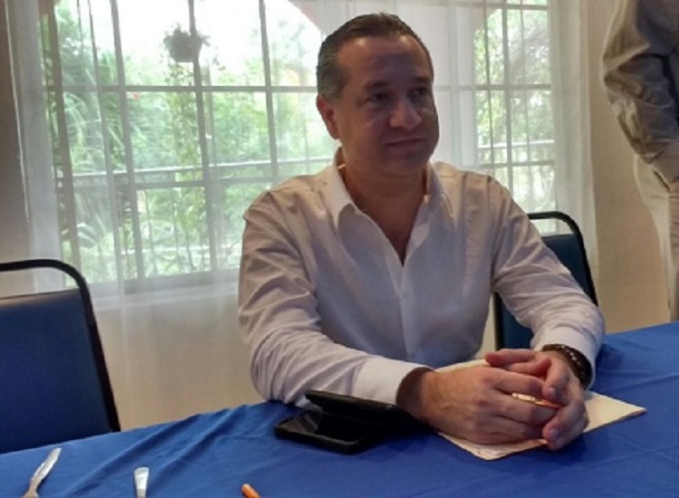 Adrián Oseguera Kernion, aspira a la alcaldía de Ciudad Madero.