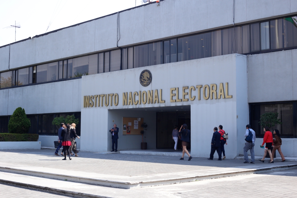 Hay mil 797 solicitudes individuales para votar en el extranjero, mil 417 solicitudes individuales de inscripción a la lista nominal.