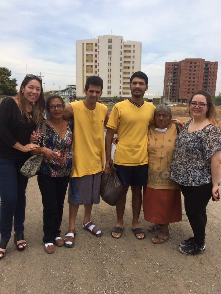 Una ONG informó de la liberación de 16 presos políticos venezolanos. (Twitter @lauravalbuenam)