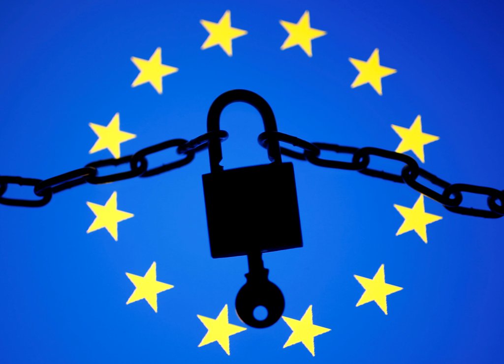 El reglamento busca proteger a los usuarios europeos de la explotación de datos personales por parte de grandes empresas. (Reuters)