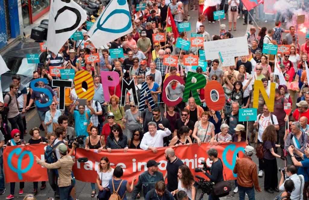 Decenas de miles de manifestantes, convocados por partidos de izquierdas, ONGs, sindicatos y estudiantes, marcharon en varias ciudades de Francia para