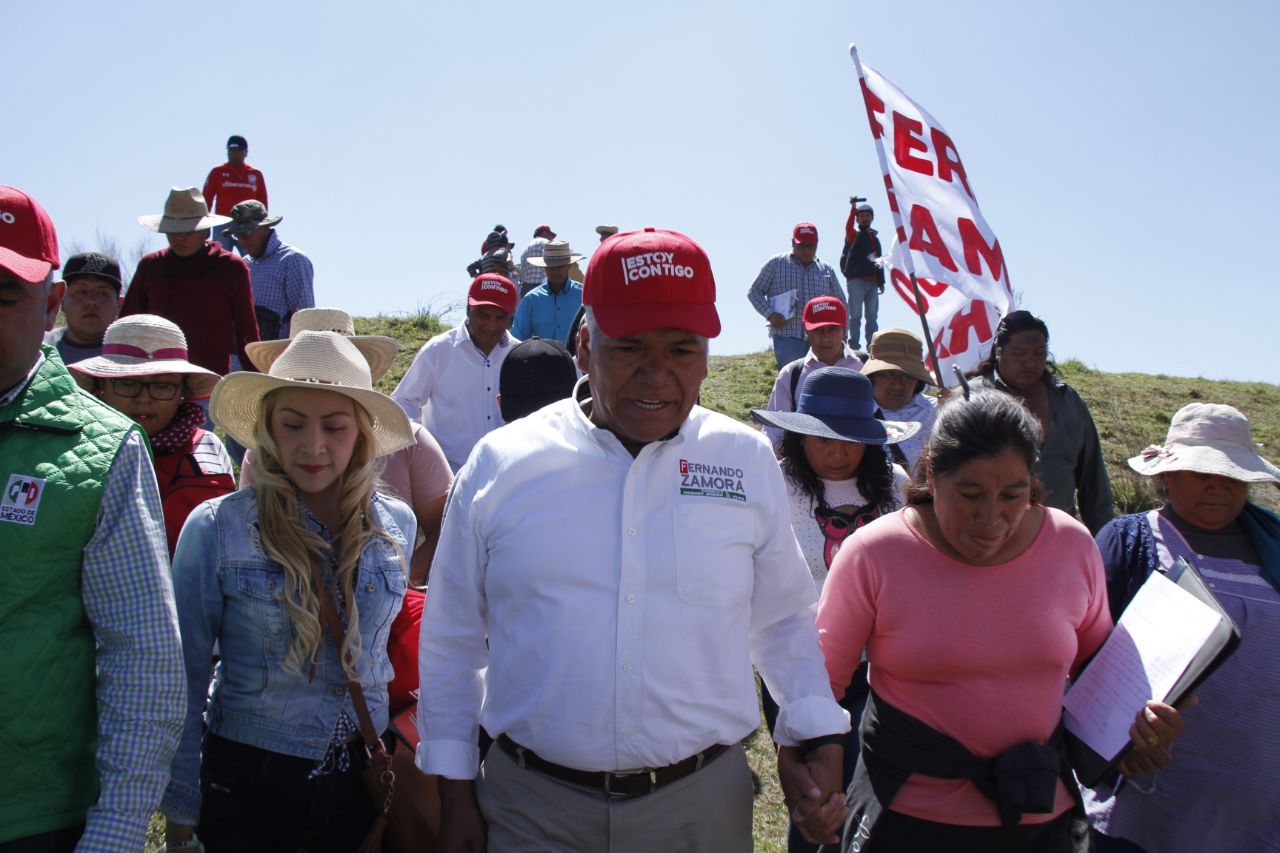Durante su recorrido por la localidad (Claudia Aguilar)