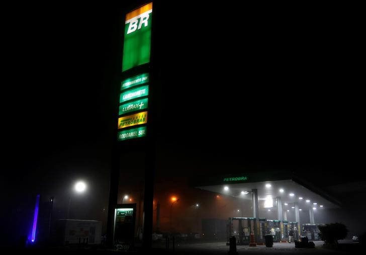 Una estación de servicio de Petrobras cerrada debido a la huelga camioneros en Brasil. (Reuters)