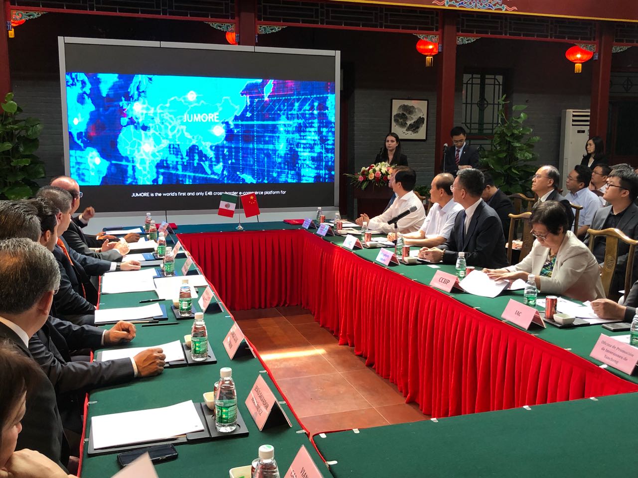 El gobernador de Coahuila en reunión con empresarios chinos (Especial)