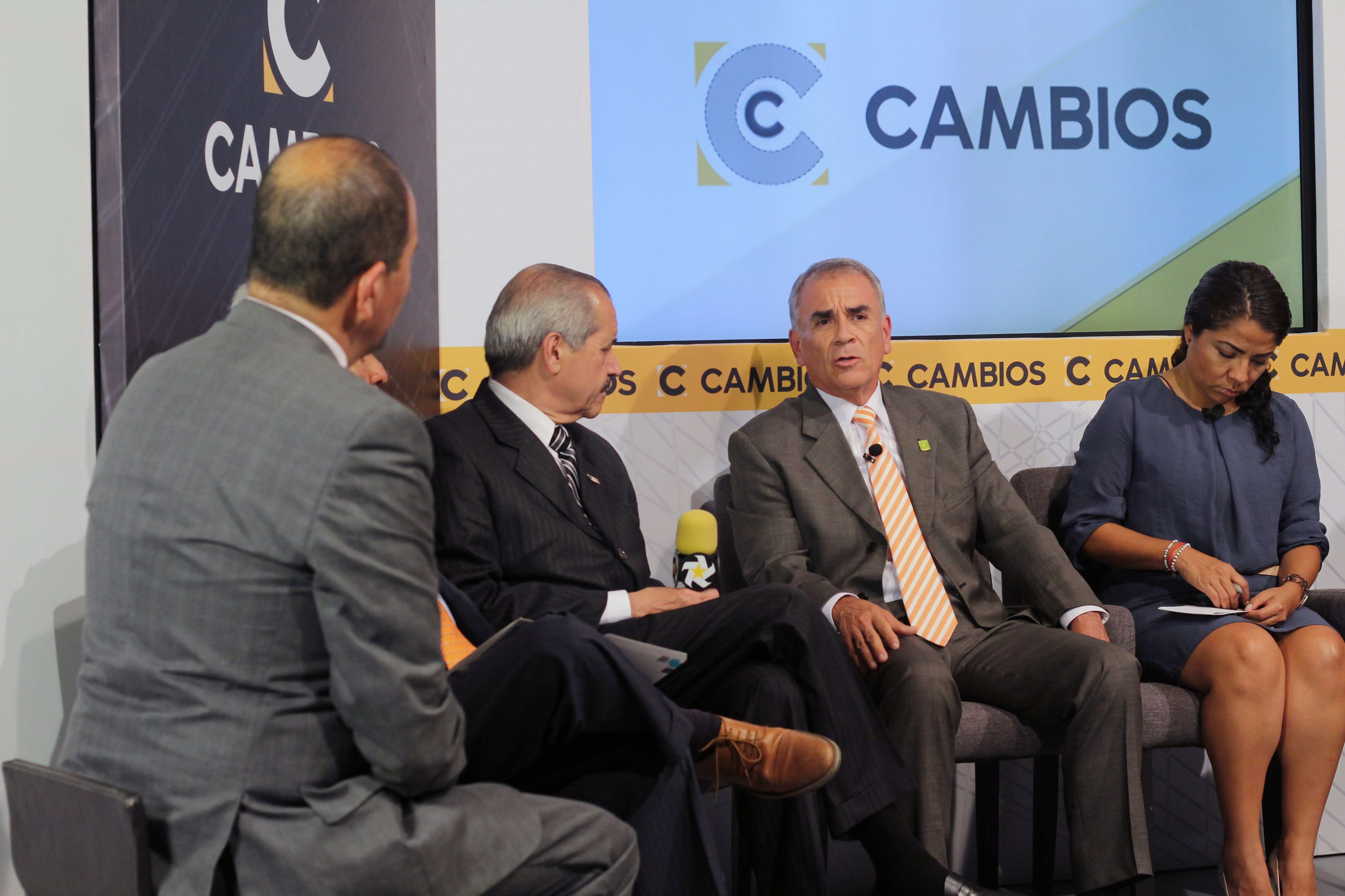 El programa Cambios recibió al candidato del PVEM al gobierno de Guanajuato. (Foto Dany Béjar)