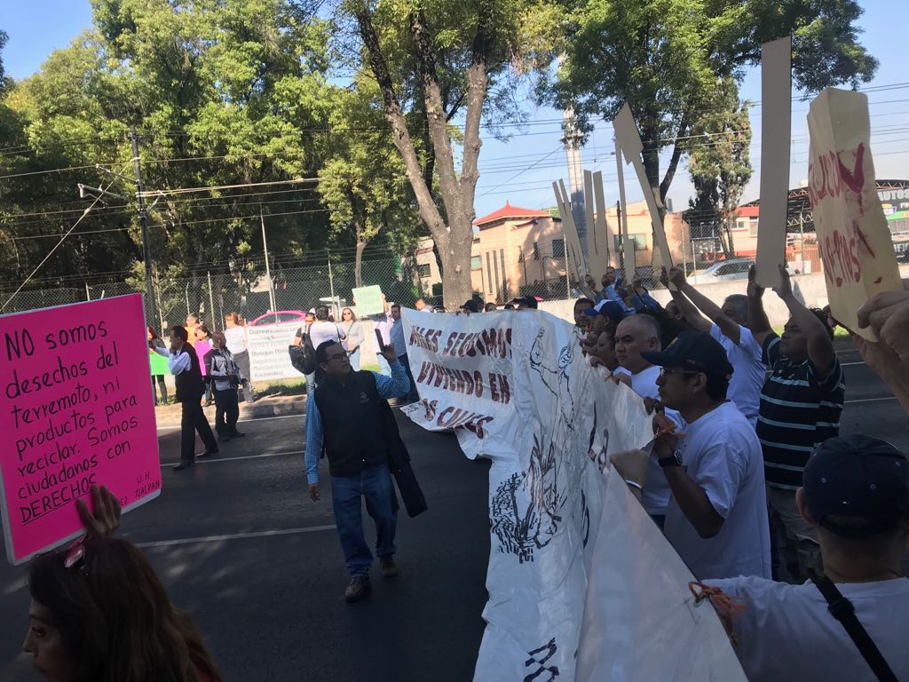 El bloqueo afecta la circulación de sur a centro de la ciudad.