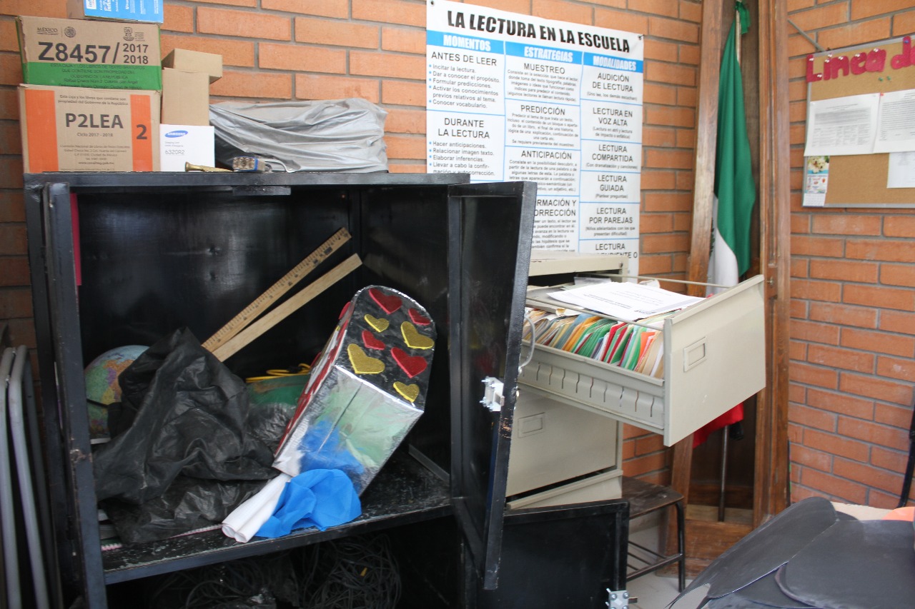 En la dirección se encargaron solamente de tirar los papeles que hallaron en archiveros. (Especial)