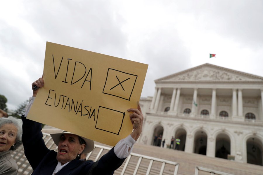 El Parlamento rechazó el proyecto de ley que planteaba legalizar la eutanasia. (Reuters)