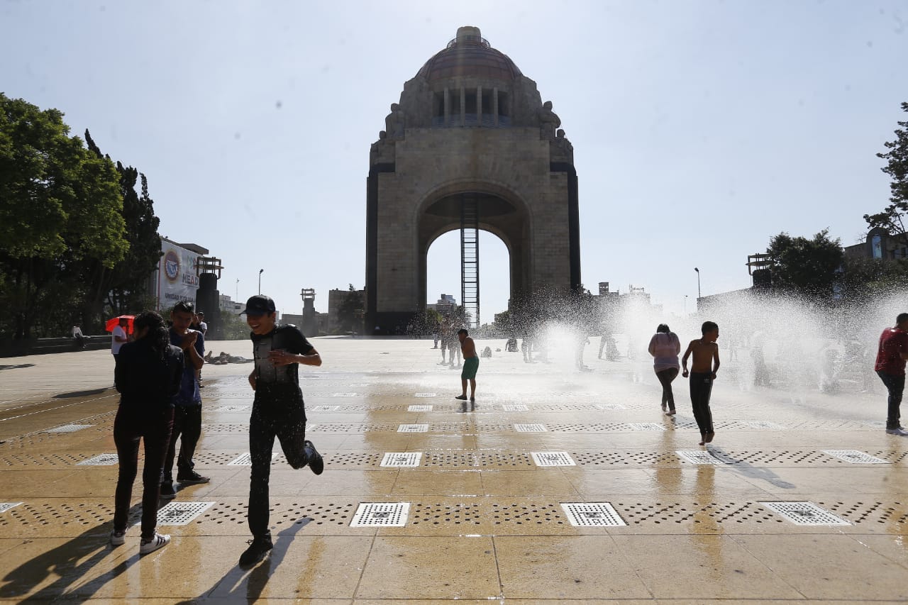 Se espera que las temperaturas altas continúen por la onda de calor que golpea al país. (Héctor Téllez)