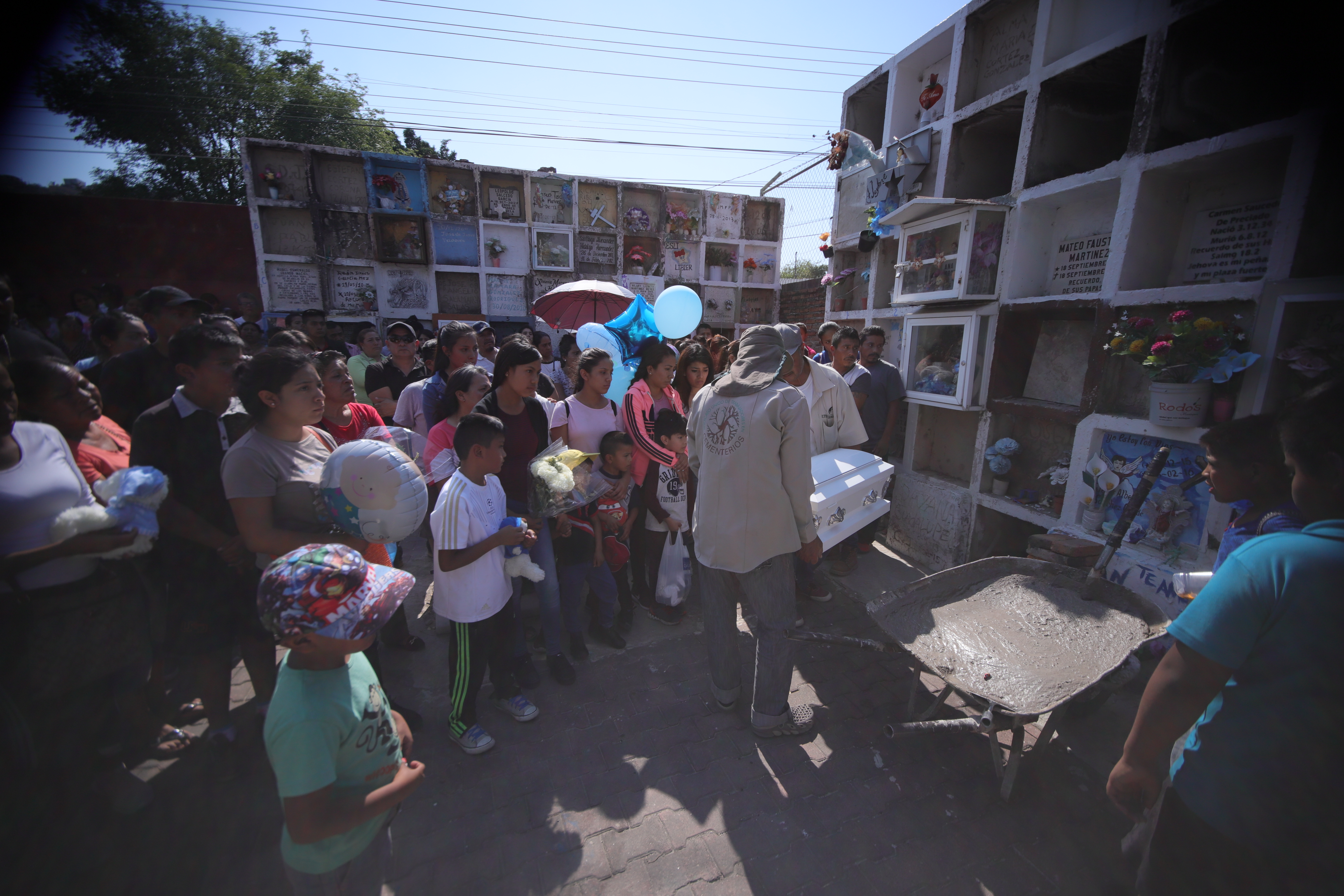 Funeral de Tadeo, menor que murió tras la quema de un camión. (Cortesía)