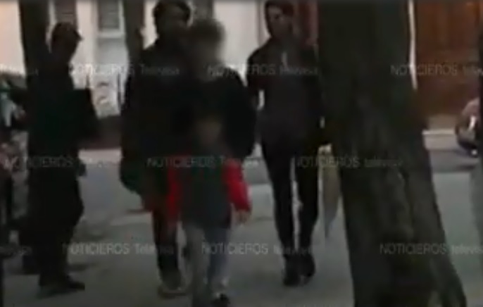 Karime Macías paseaba con dos de sus tres hijos en Londres.