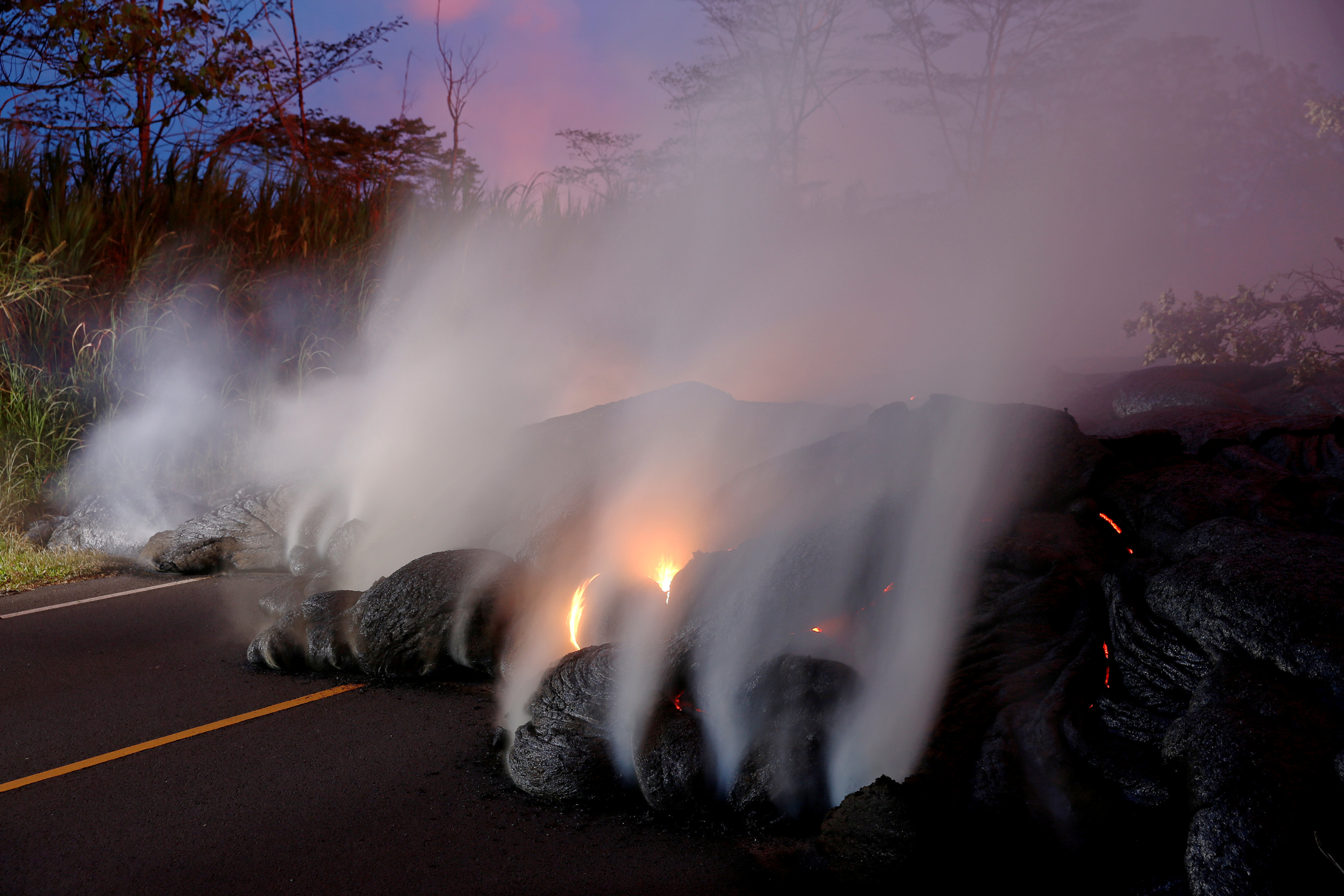 La lava cubre un área aproximada de 9,5 km2, y buena parte del flujo termina en el océano.