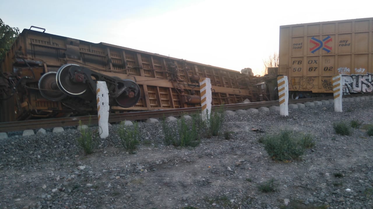 Por la madrugada se descarriló el tren en Apizaco, Tlaxcala. (Adolfo Tenahua)