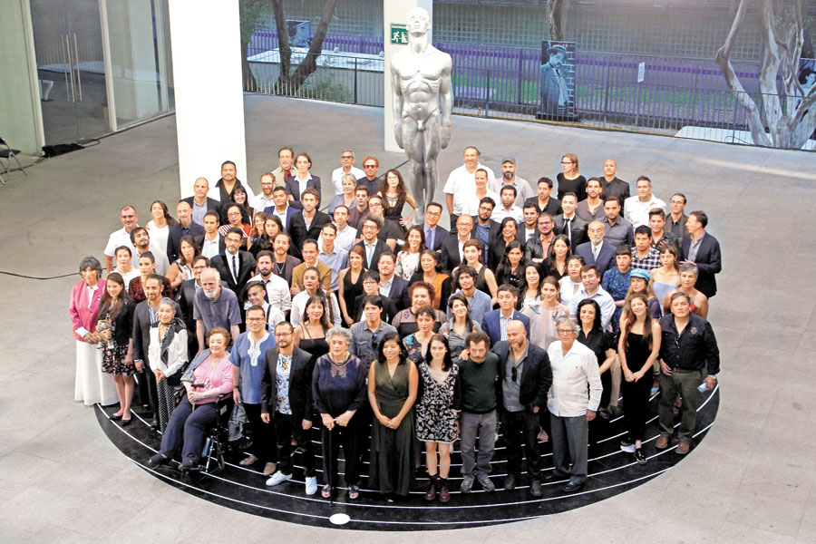Los nominados a la 60 entrega del reconocimiento se tomaron la foto en los Estudios Churubusco. (Édgar Negrete)