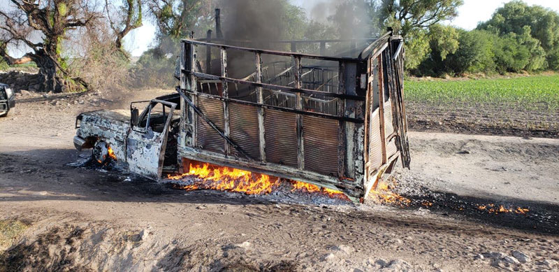 Bomberos del departamento de Protección Civil (PC) acudieron al sitio y efectuaron las labores para sofocar las llamas. (Cortesía)