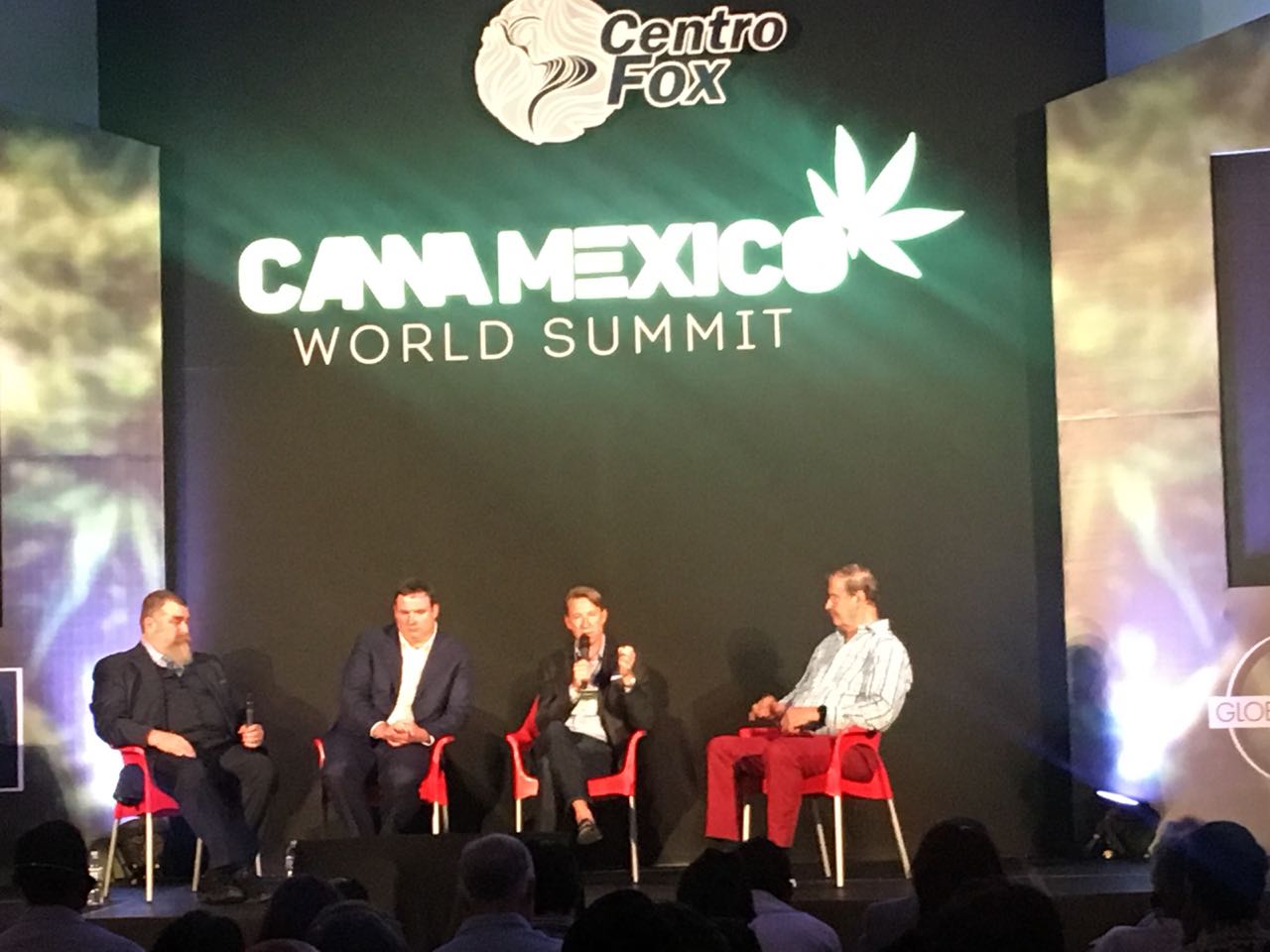 Empresarios de Estados Unidos y Canadá en foro Canna México. (Foto Pablo Flores)