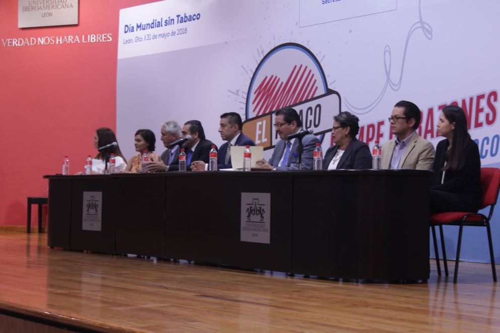 Se reunieron directivos para conmemorar el día mundial sin tabaco. (Valeria Carrillo)