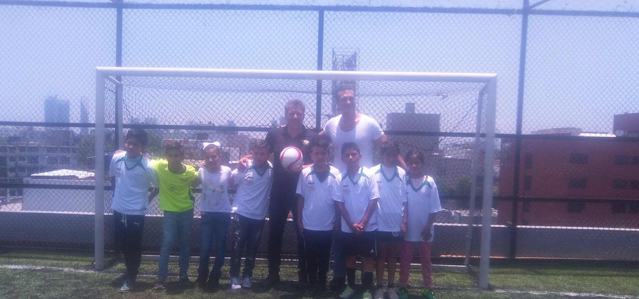 Alberto del Río otorgará becas deportivas a niños