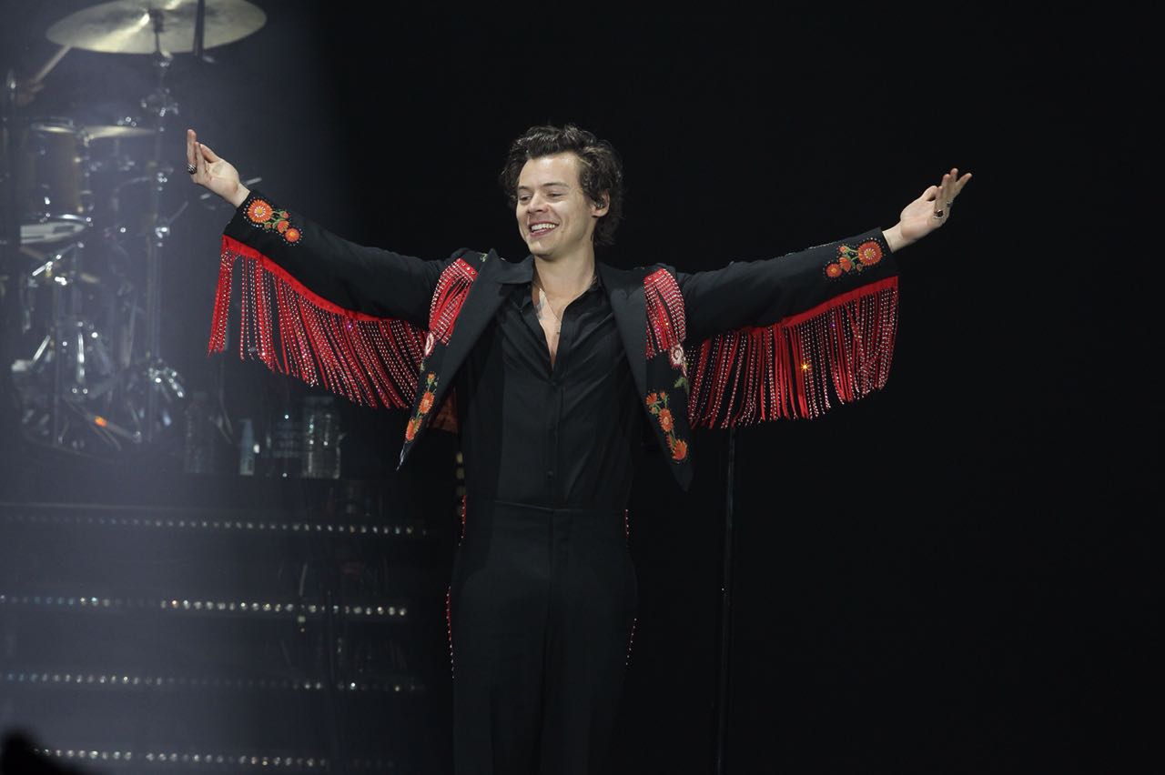El cantante logró 'sold out' en su primera noche en el Palacio de los Deportes. (Foto: Edgar Negrete)