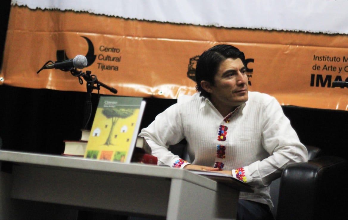 Balam Rodrigo también es Licenciado en Biología por la Facultad de Ciencias de la UNAM.