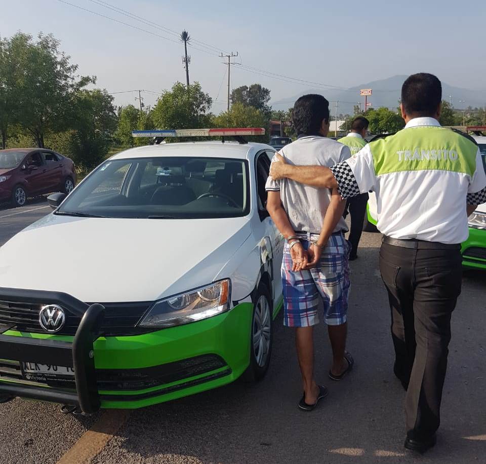 Fue detenido un conductor por provocar choque en uno de los libramientos en Ciudad Victoria (Cortesía)