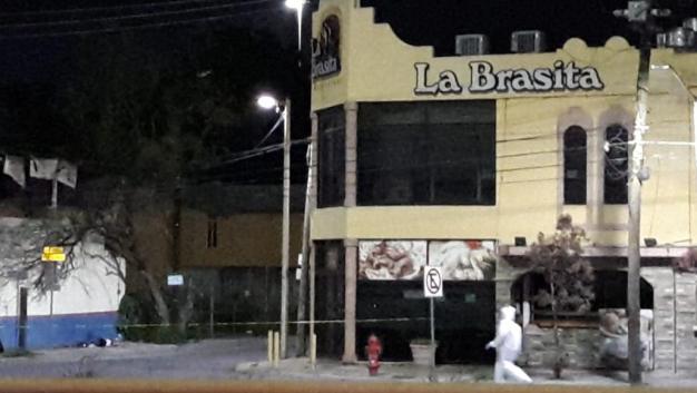 La víctima se dirigía junto a su esposa a un negocio para comprar la cena.