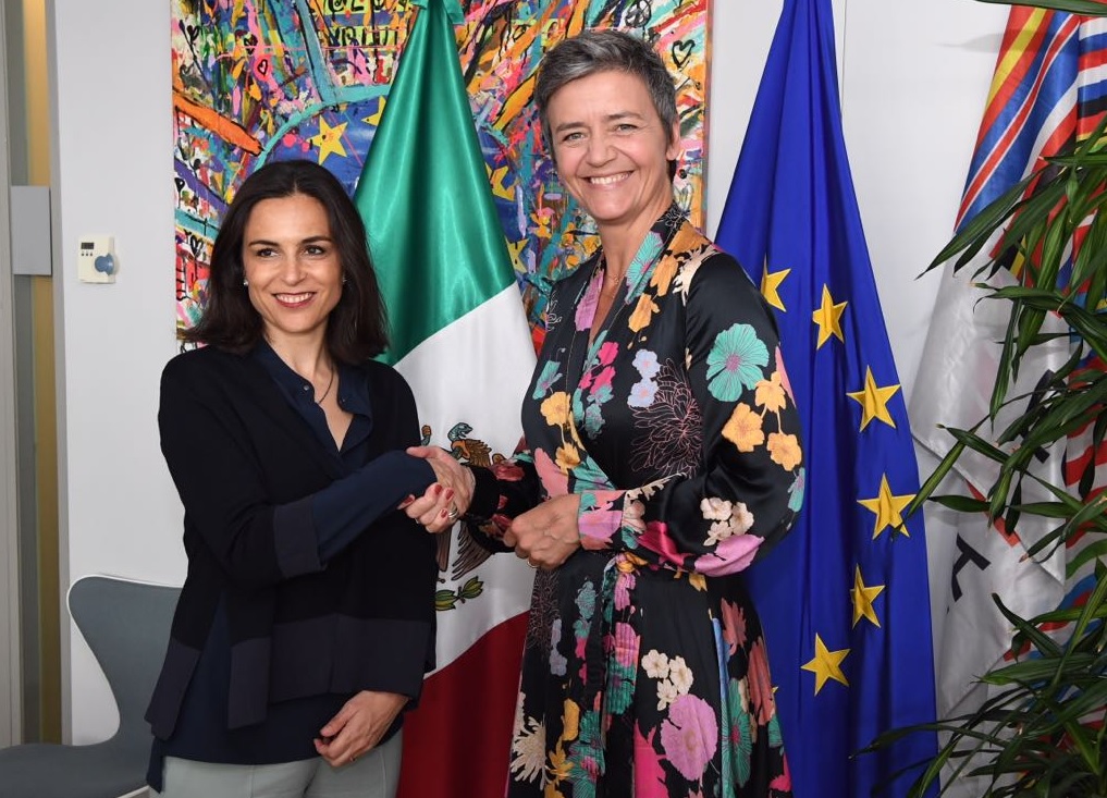 La comisionada presidenta de Cofece y la titular de la Comisión Europea (@cofecemx)