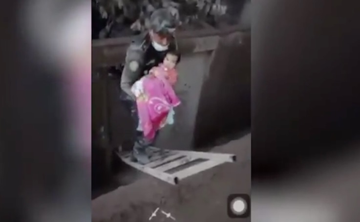 De momento no se ha confirmado si solo se encontraba ella o toda la familia.