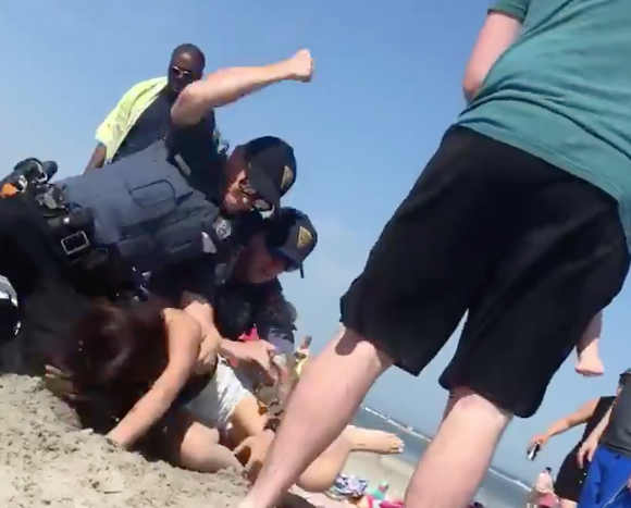 Los hechos sucedieron en una playa de New Jersey, y fueron viralizados por un video compartido en Twitter.