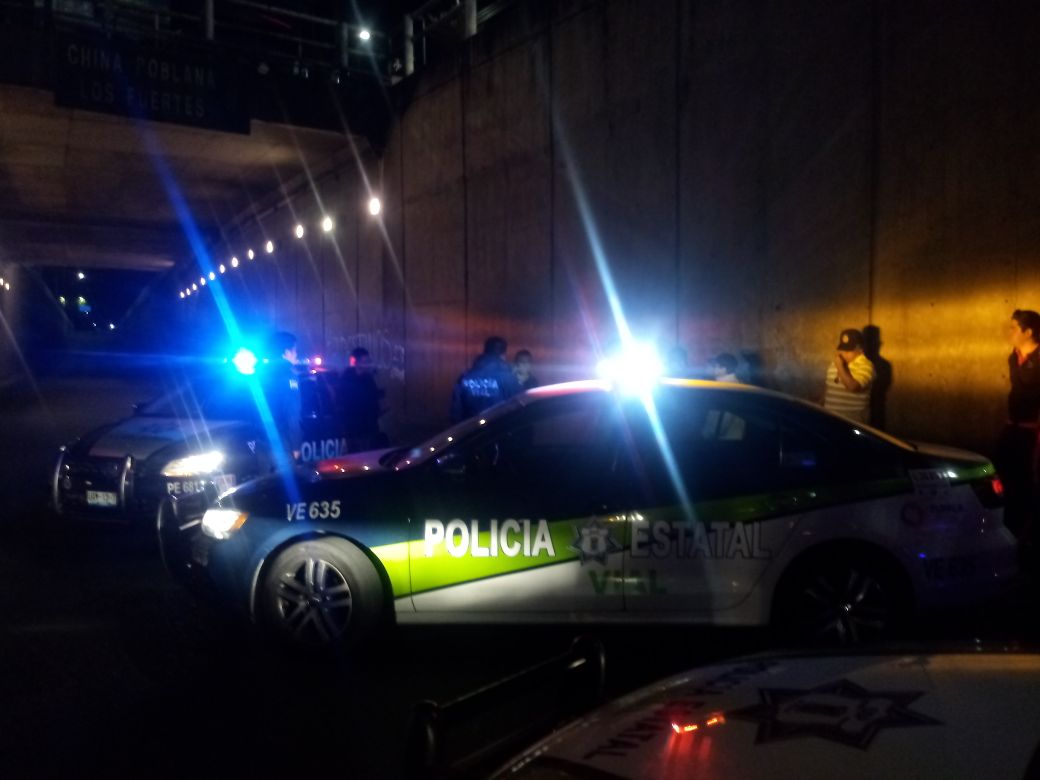 La caravana de maestros fue retetenida en Puebla. (Óscar Rodríguez)