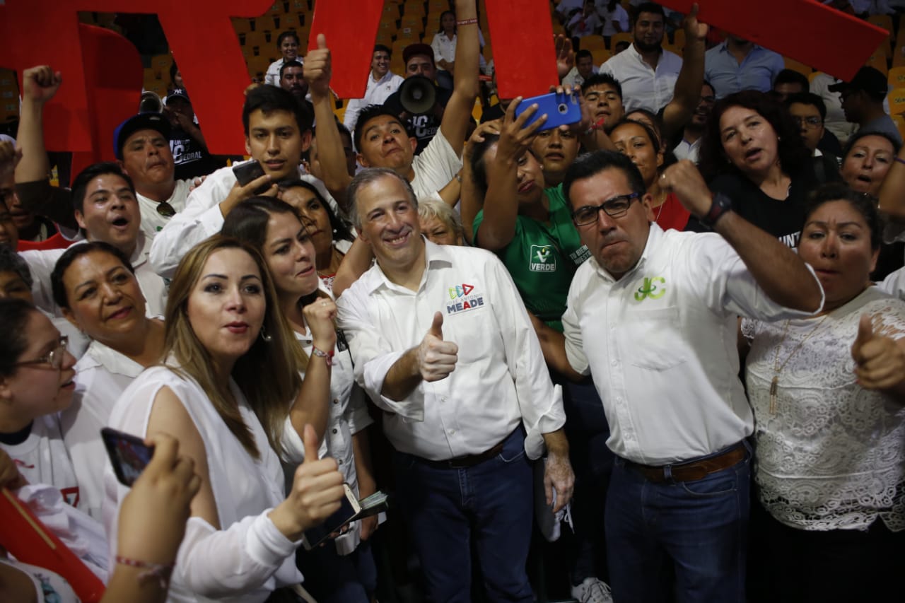 Meade aseguró que habrá mejoras salariales para los docentes en su administración (Ariana Pérez).