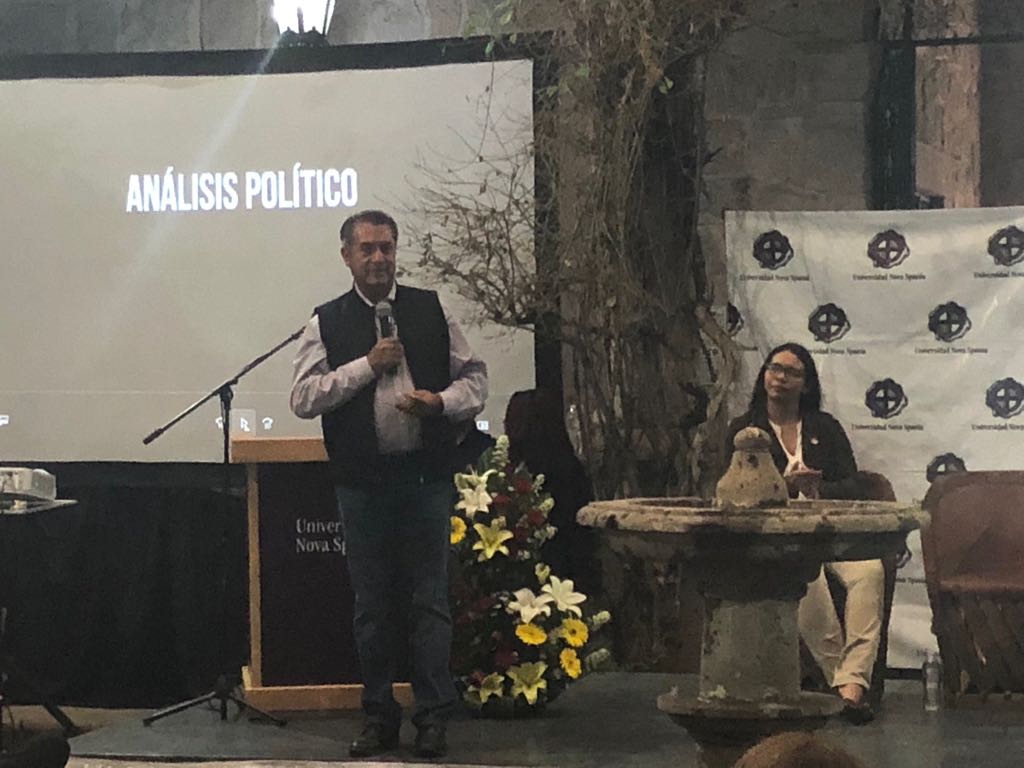 El Bronco/Karina Palacios