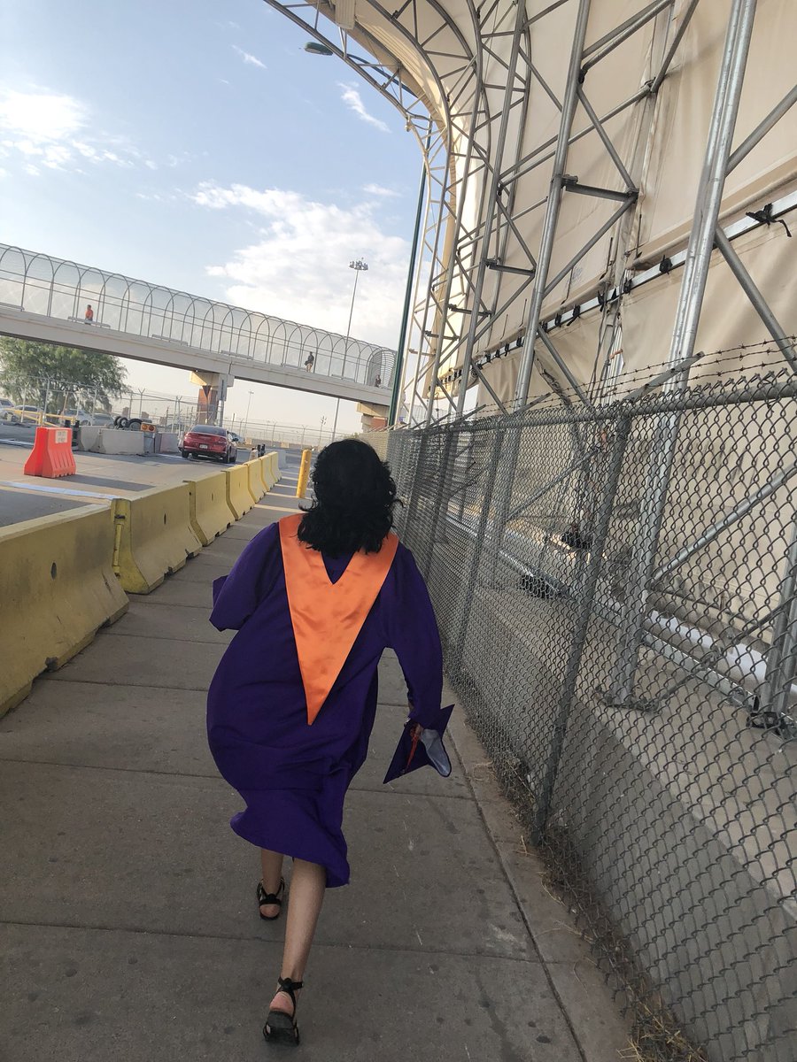 Leslie Silva cruzó la frontera con México para reunirse con su padre, quien fue deportado de EU. (Twitter @ingridsilvamax)