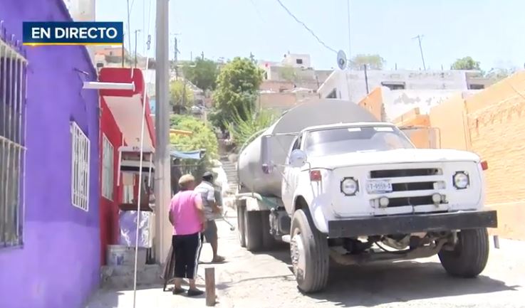 Llevaron el agua a las 15 colonias con mas urgencia de agua. (Notivox Digital)