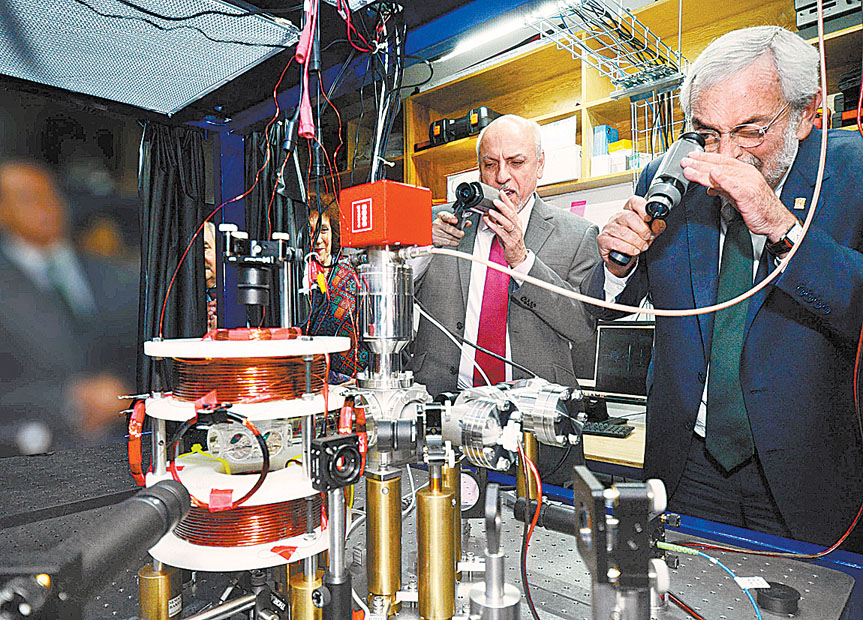 El director General del Conacyt, Enrique Cabrero, y el rector de la UNAM, Enrique Graue. (Especial)