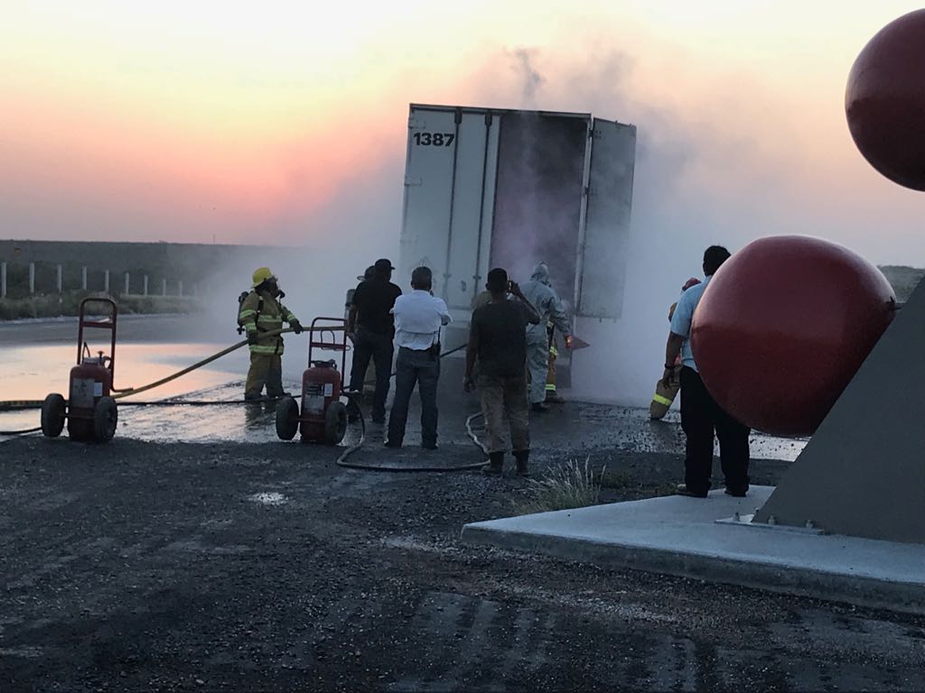 El tractocamión transportaba residuos peligrosos (Cortesía)